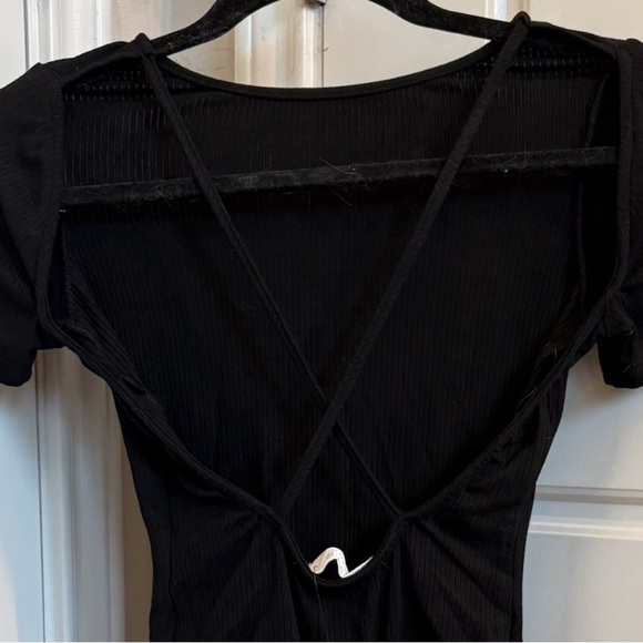 ASTR The Label NWT Short Sleeve Cross Back Bodysuit In Black XS Crew Neck - Picture 5 of 6